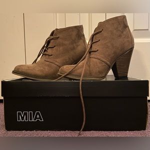 Size 7 MIA Tan and Taupe Lace Up Booties